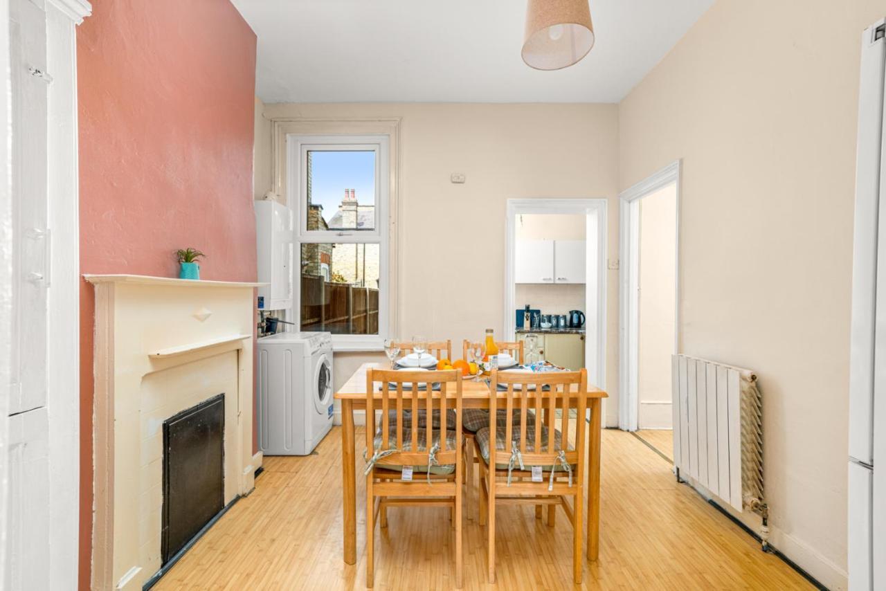 Homely 4-Bedroom Home With 2 Baths & Free Parking London Exterior photo
